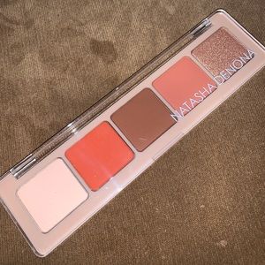 Eyeshadow palette